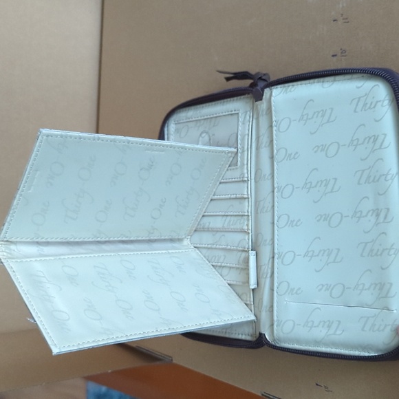 Double zippered wallet with checkbook cover - Picture 7 of 9